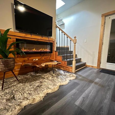 Smokey Mountain Retreat, Hot Tub, Game Room, Sleeps 8! Gatlinburg Exteriér fotografie