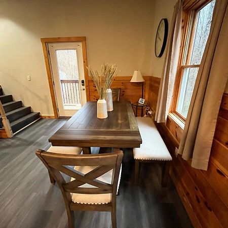 Smokey Mountain Retreat, Hot Tub, Game Room, Sleeps 8! Gatlinburg Exteriér fotografie