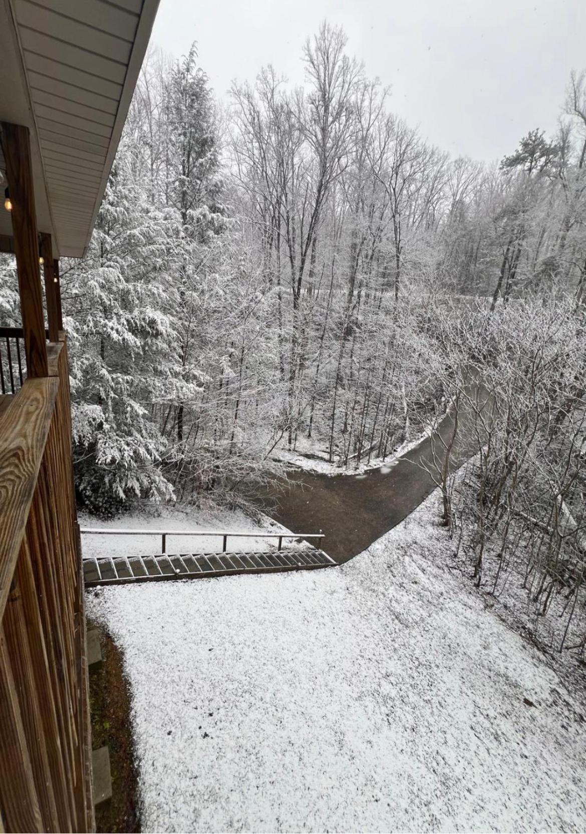 Smokey Mountain Retreat, Hot Tub, Game Room, Sleeps 8! Gatlinburg Exteriér fotografie