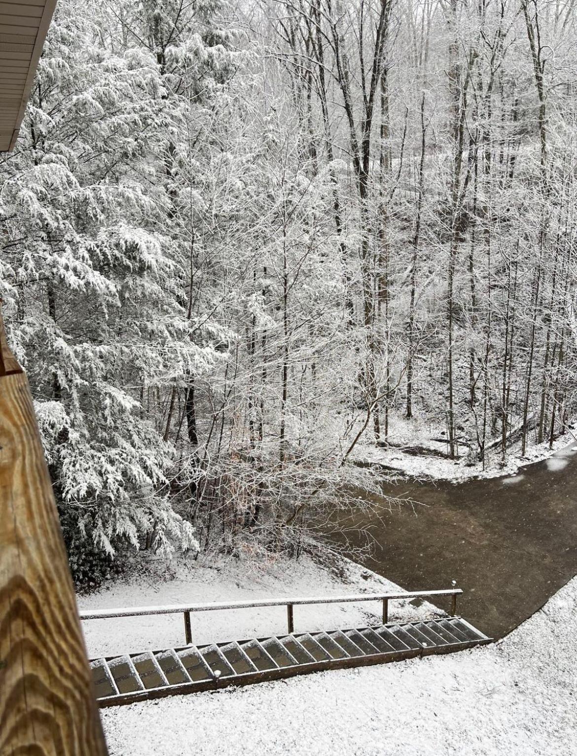 Smokey Mountain Retreat, Hot Tub, Game Room, Sleeps 8! Gatlinburg Exteriér fotografie